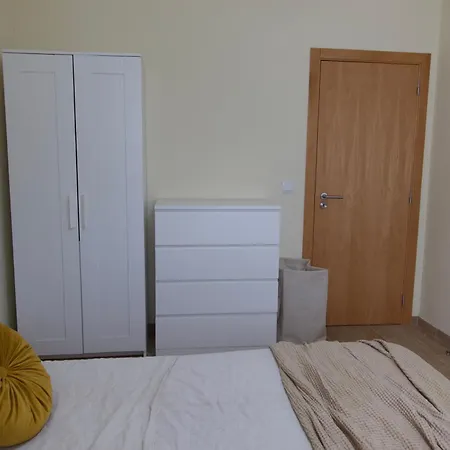Modern - Ground Floor Готель