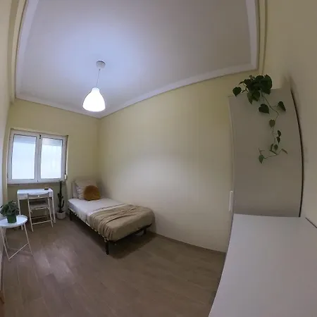 Modern - Ground Floor Готель *